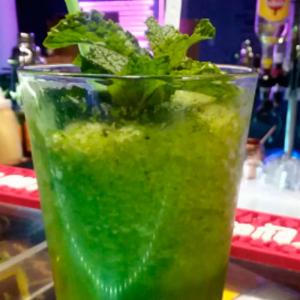 Limonada con hierba buena