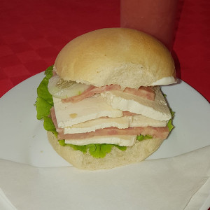 Emparedado Súper de Jamón y Queso
