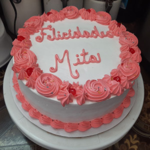 Cake redondo mediano con dulce de leche (20x7 cm)