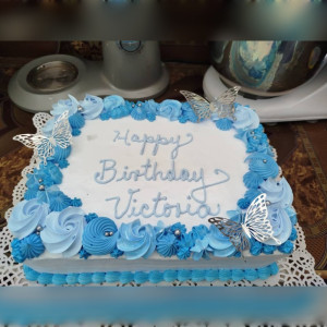 Cake media bandeja con crema de chocolate (30x22 cm)