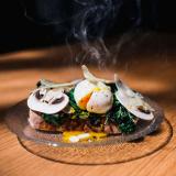 Eggs benedict