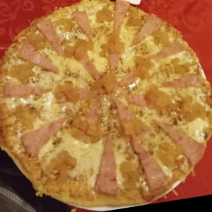 Pizza Hawaiana y Gouda