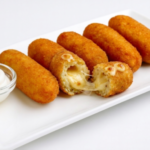 Croquetas Rellenas de Queso 5U